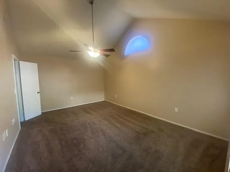 1249 E Laurel Ave — Photo 22