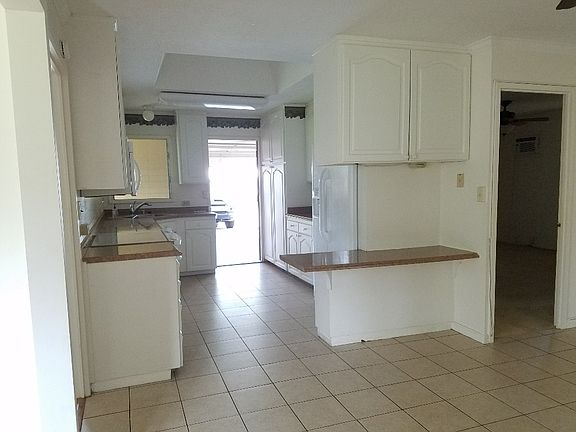 2nd image of 1040 Lunaai Pl