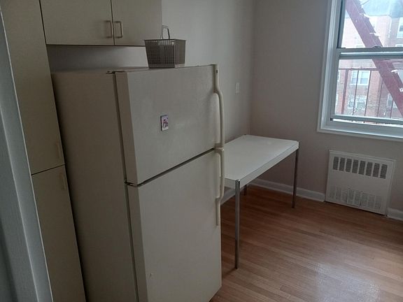 3rd image of 2 Sadore Ln APT 5