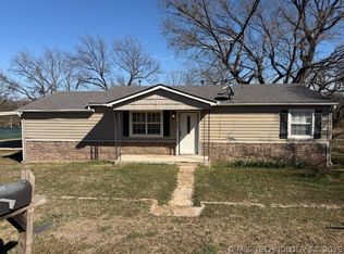 360 N 1st St, Healdton, OK 73438