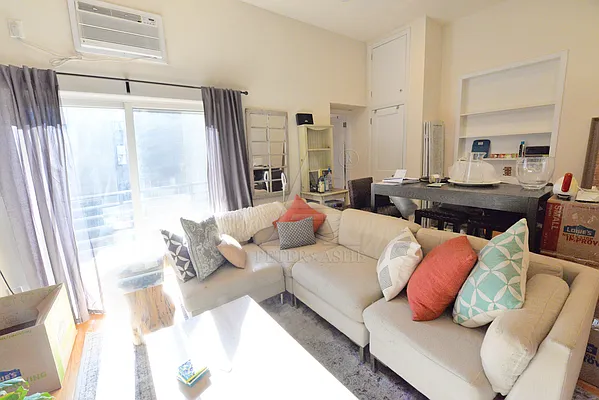 Rented by Peter Ashe | media 39