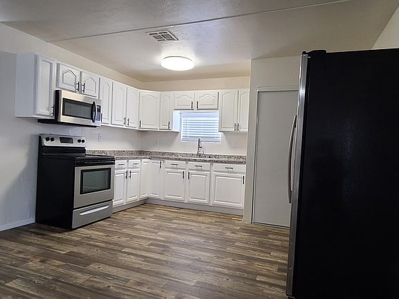 4th image of 5137 W EARLL Drive