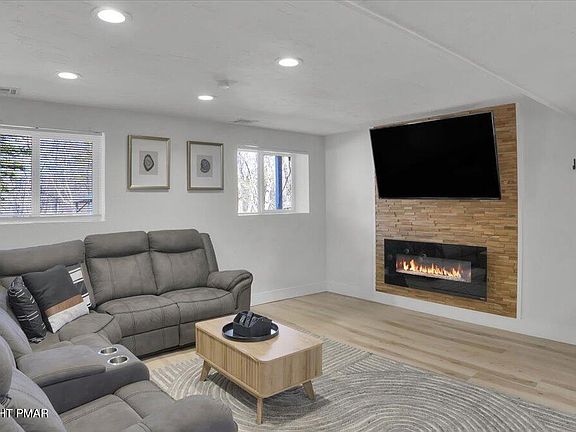 4th image of 65 Highridge Rd