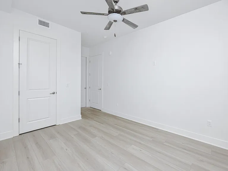 400 150th Ave #503 — Photo 38