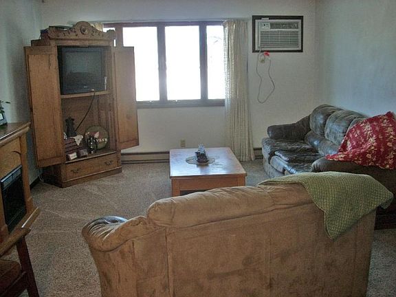 2nd image of 425 W Maine St