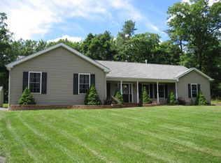 137 Caribou Rd, Dingmans Ferry, PA 18328