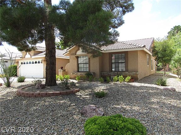 3rd image of 5505 Singing Hills Dr