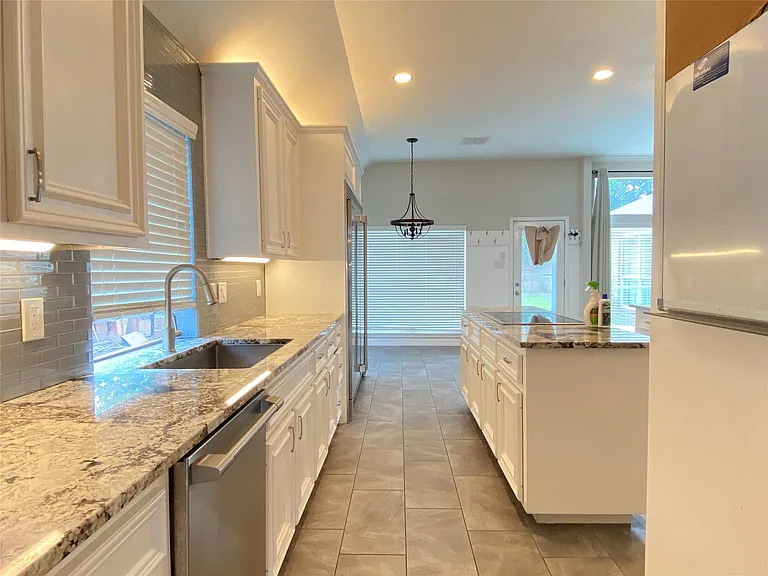 2222 Alberton Ln — Photo 2