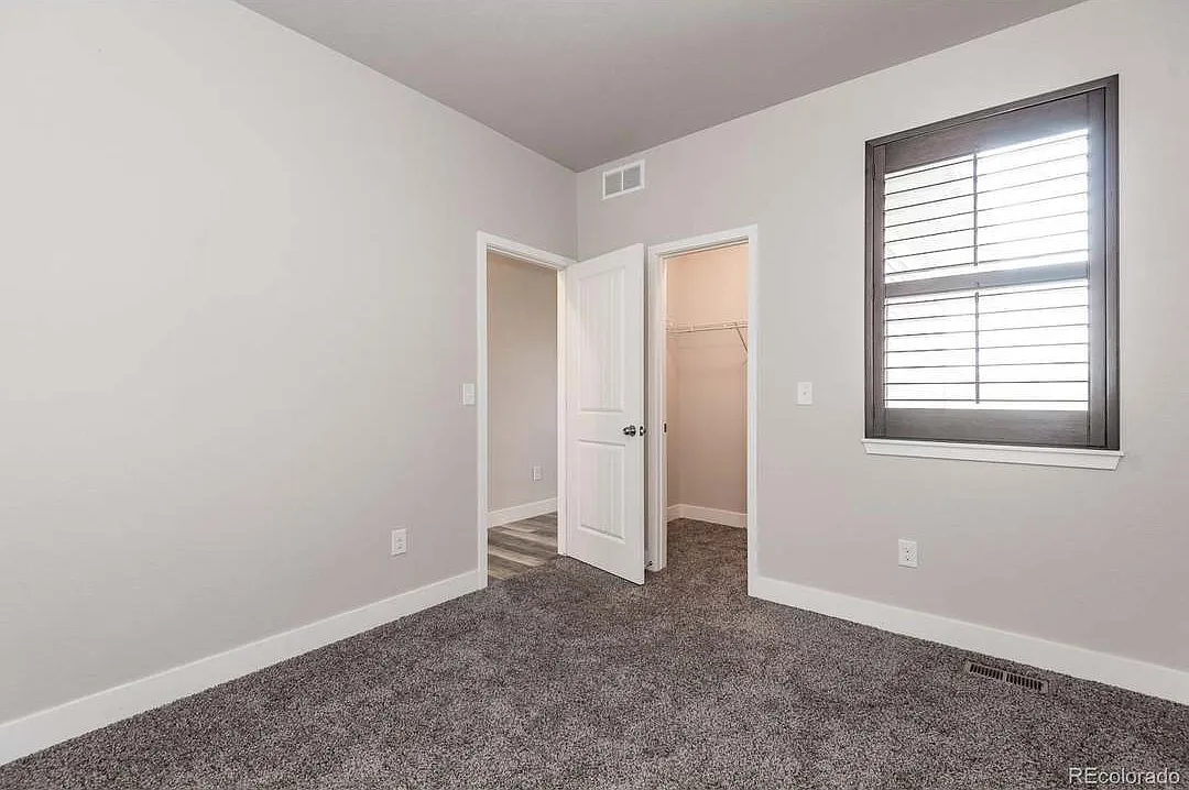 3 bed, 3033 sqft, $2,750 — Photo 1