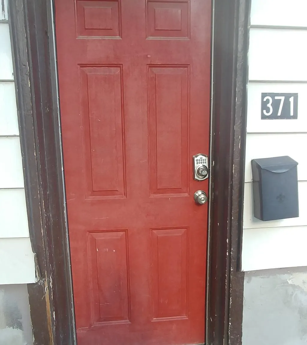 2 bed, 775 sqft, $1,100 — Photo 1