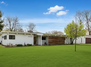 2649 Crawford Ave, Evanston, IL 60201