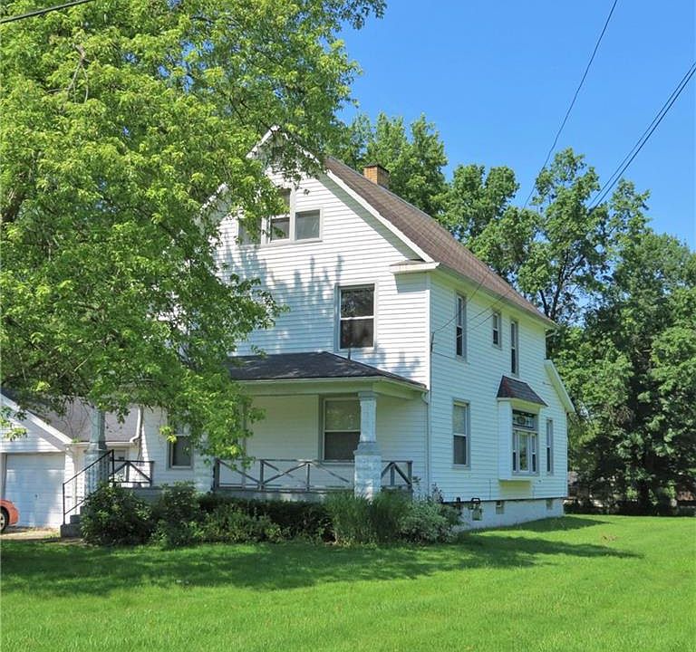 2nd image of 297-299 Shaffer Dr NE