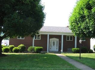2750 Cleveland Dr, Lower Burrell, PA 15068