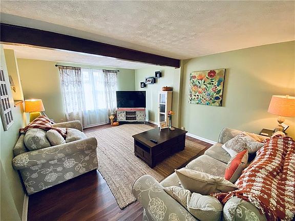 4th image of 2534 Hawthorne Dr