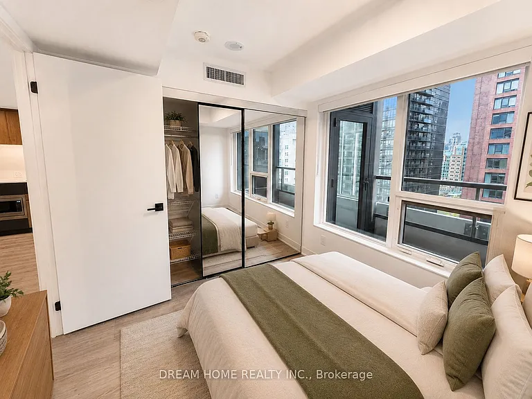 609 Sherbourne St #1403 — Photo 15