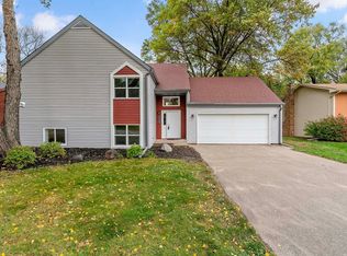 2227 Vivian Ln, Saint paul, MN 55119