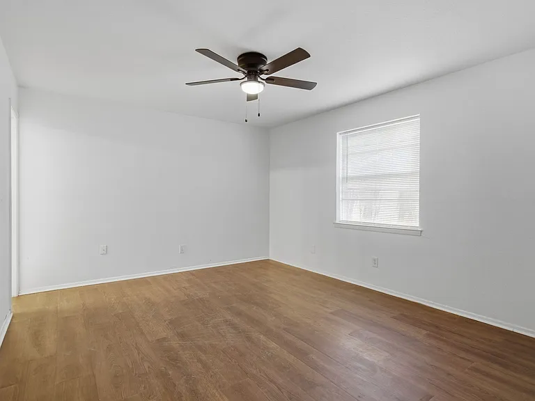 6413 Melinda Ct — Photo 20