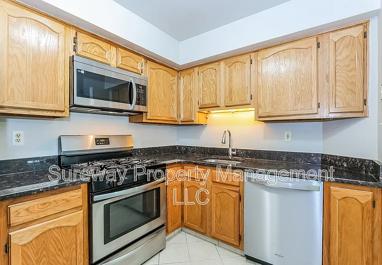 108 Lowell Ct #5 — Photo 7