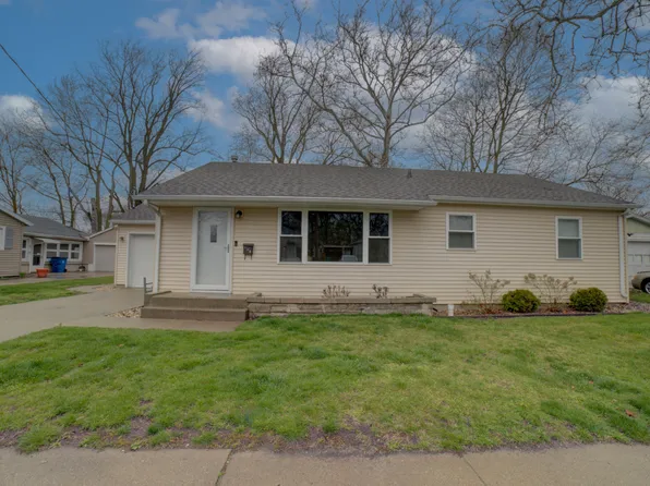 604 E Cherry St, Watseka, IL 60970