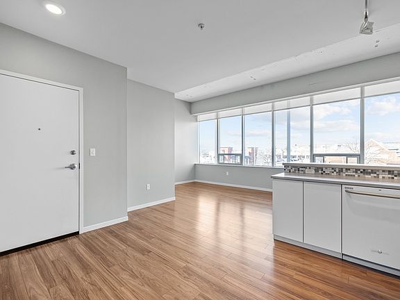 5th image of 4100 Lindell Blvd APT 202
