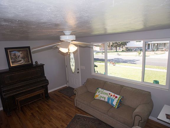 5th image of 3893 W Meadowgate Dr