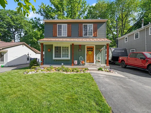 3544 Fort Dr, Waterford, MI 48328