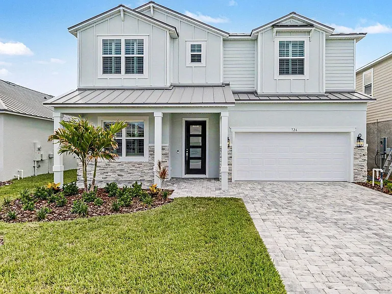 726 Clearwater Ave — Photo 1