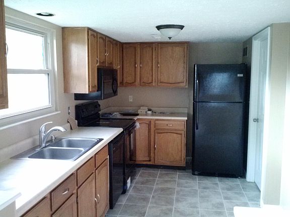 3rd image of 1578 Hickory Hill Ct