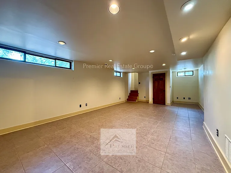 429 E San Rafael St — Photo 32