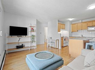 222 S 5th Ave NE #403, Calgary, AB T2E 0K6