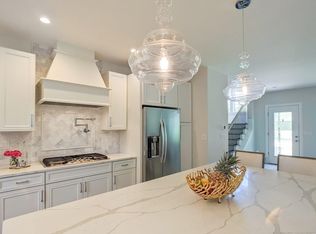 6 Black Oak Cir, Westport, MA 02790