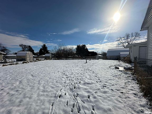 3rd image of 110 Miller Ave