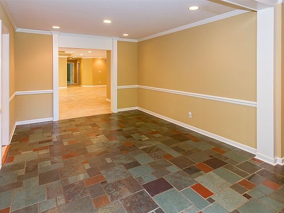 4th image of 6319 Glen Coe Dr