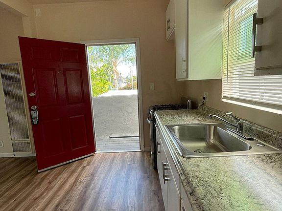 3rd image of 1133 30th St #1-B