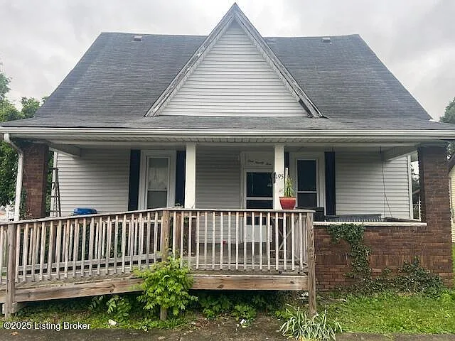 195 N Washington St photo 1