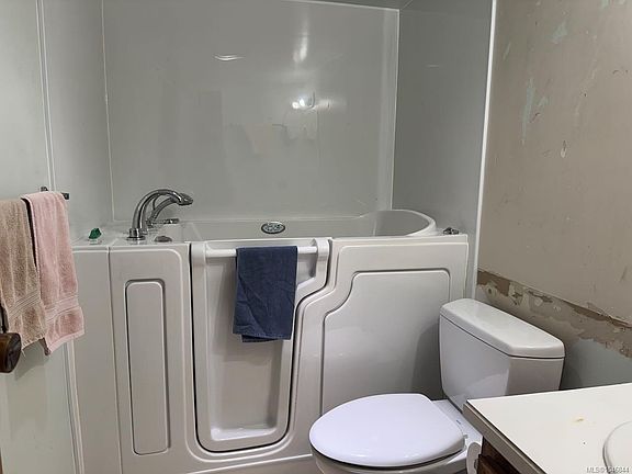 2nd image of 4728 Uplands Dr #407