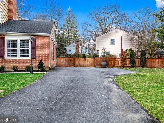 4th image of 1208 Marywood Dr