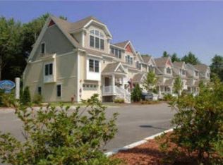 71 Hackett Hill Rd, Manchester, NH 03102