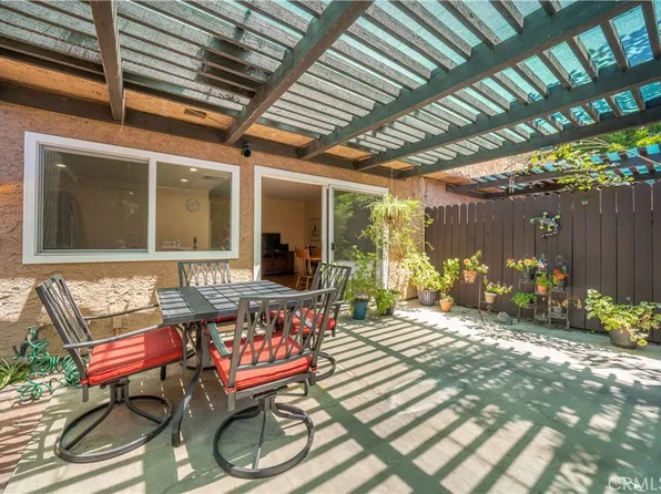 20122 Cohasset St, Winnetka, CA 91306