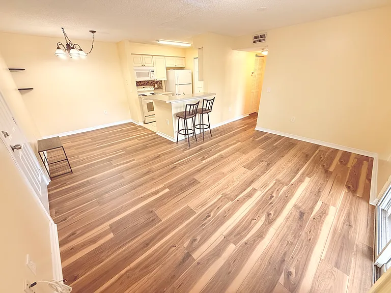 1226 Bermuda Lakes Ln #202 — Photo 6