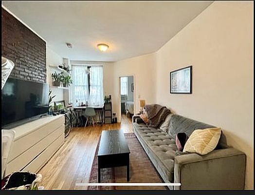 5th image of 227 E 5th St APT 4RW