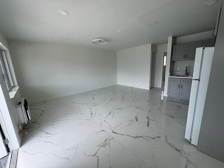 1814 E Oakland Park Blvd #50 — Photo 12