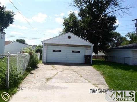 garage.jpg