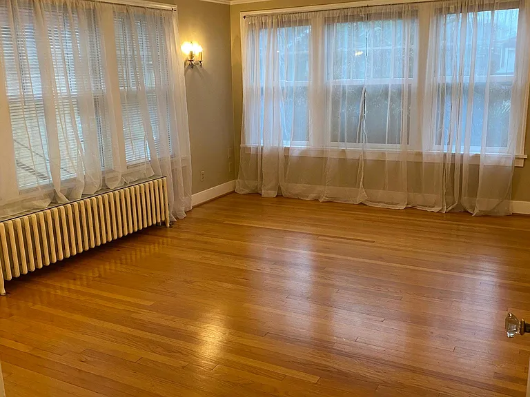 4332 Francis Ave N #1 — Photo 2