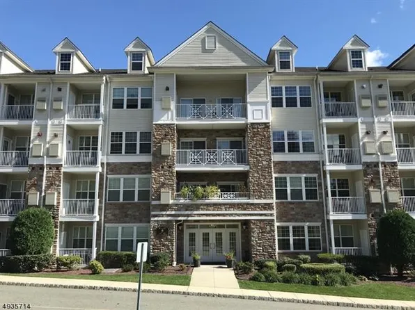 5211 Sanctuary Blvd, Riverdale, NJ 07457