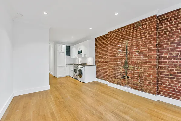 Rented by Nooklyn NYC LLC | media 12