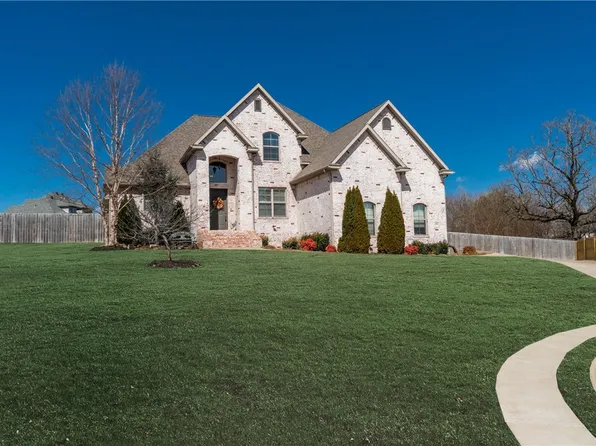 604 Sherman Ave, Cave Springs, AR 72718