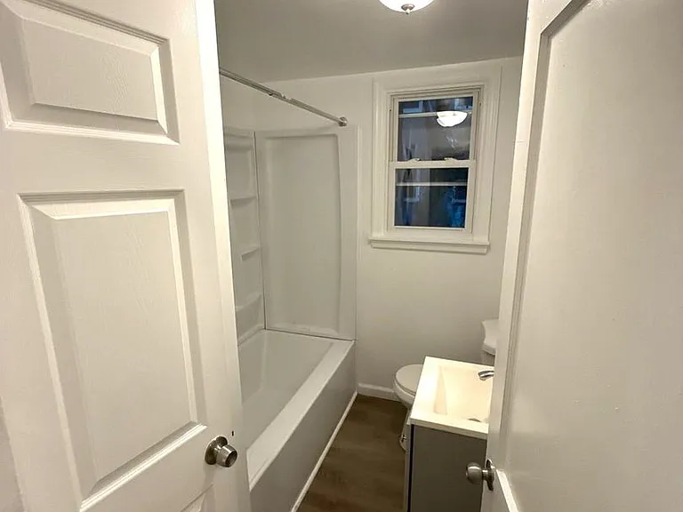 105-107 Atlantic St — Photo 9