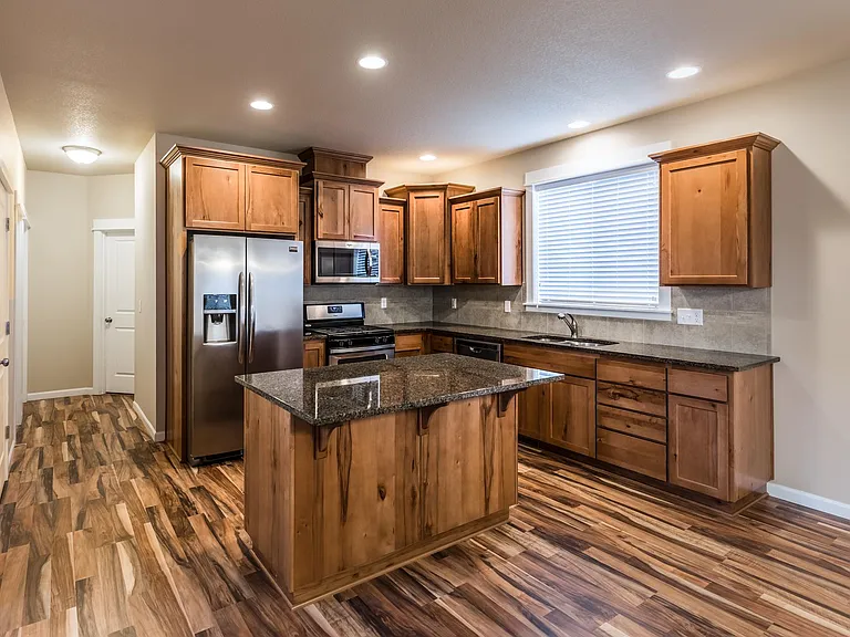 35611 Valley View Dr — Photo 4