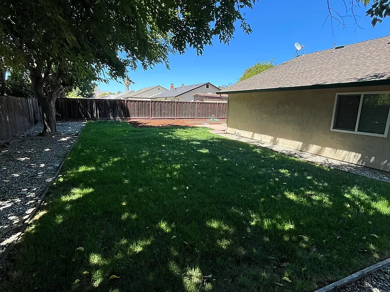 1522 Rhododendron Dr — Photo 11